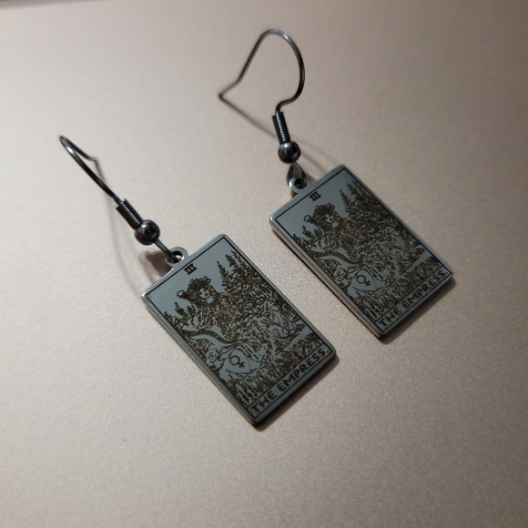 Tarot Card Earring Set "The Empress" - Picture 3 of 3